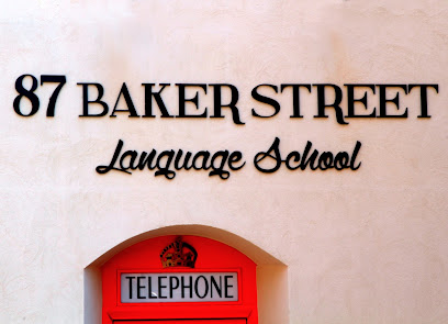 87 Baker Street Language School en Balneari les masies, Tarragona