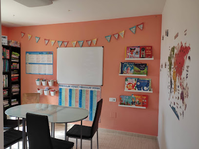 A Plus – English Language School en Miami platja, Tarragona