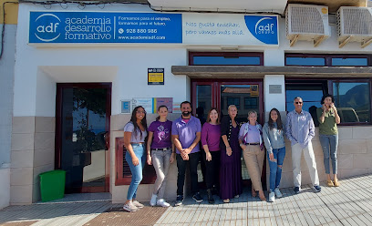 ACADEMIA DE DESARROLLO FORMATIVO SL en Quintanas y piso firme, Las Palmas