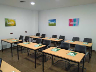 AULA MASTER Centro de Estudios y Business School en Torrevieja, Alicante