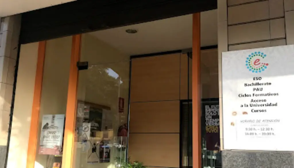 Imagen-del-centro-formativo-Academia-Estudia-en-Santa-cruz-de-tenerife-Santa-Cruz-de-Tenerife
