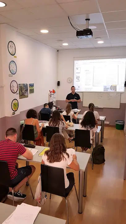 Academia Vanguard en Alhama de murcia, Murcia