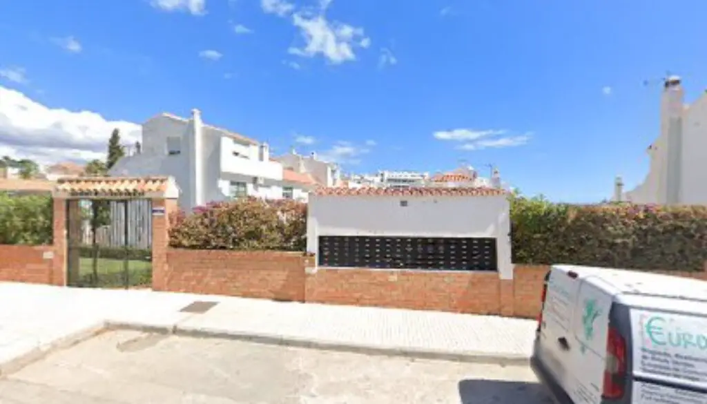 Imagen-del-centro-formativo-Allesklappt-en-Calahonda-chaparral-Malaga
