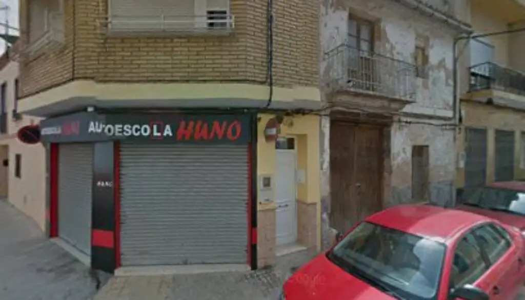 Imagen-del-centro-formativo-Autoescola-HUNO-en-Montroy-Valencia