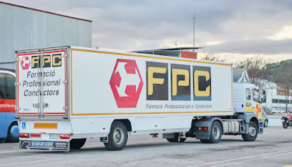 Imagen-del-centro-formativo-Autoescuela-FPC-Sarria-i-pistes-de-practiques-en-Sarria-de-ter-Gerona