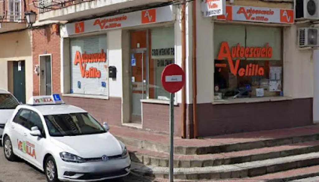 Imagen-del-centro-formativo-Autoescuela-Lara-Velilla-en-Velilla-de-san-antonio-Madrid