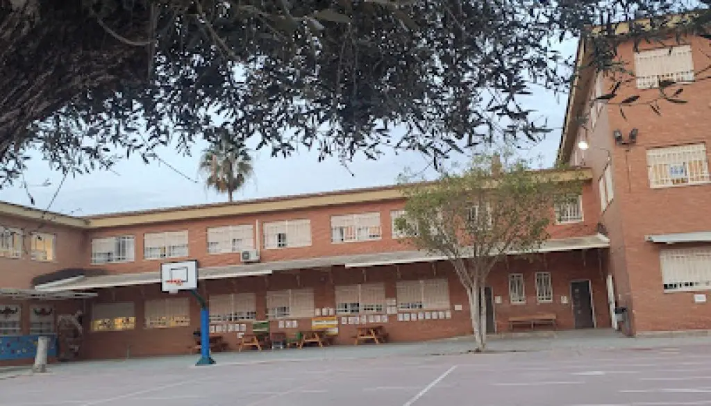 Imagen-del-centro-formativo-CEIP-La-Axarquia-en-Velez-malaga-Malaga