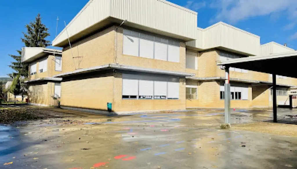 Imagen-del-centro-formativo-CEIP-San-Marcos-de-Cartelle-en-Calvelos-Orense