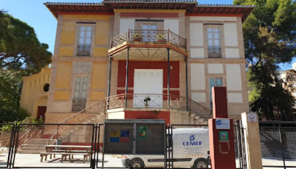 Imagen-del-centro-formativo-CEMEF-en-Burjassot-Valencia