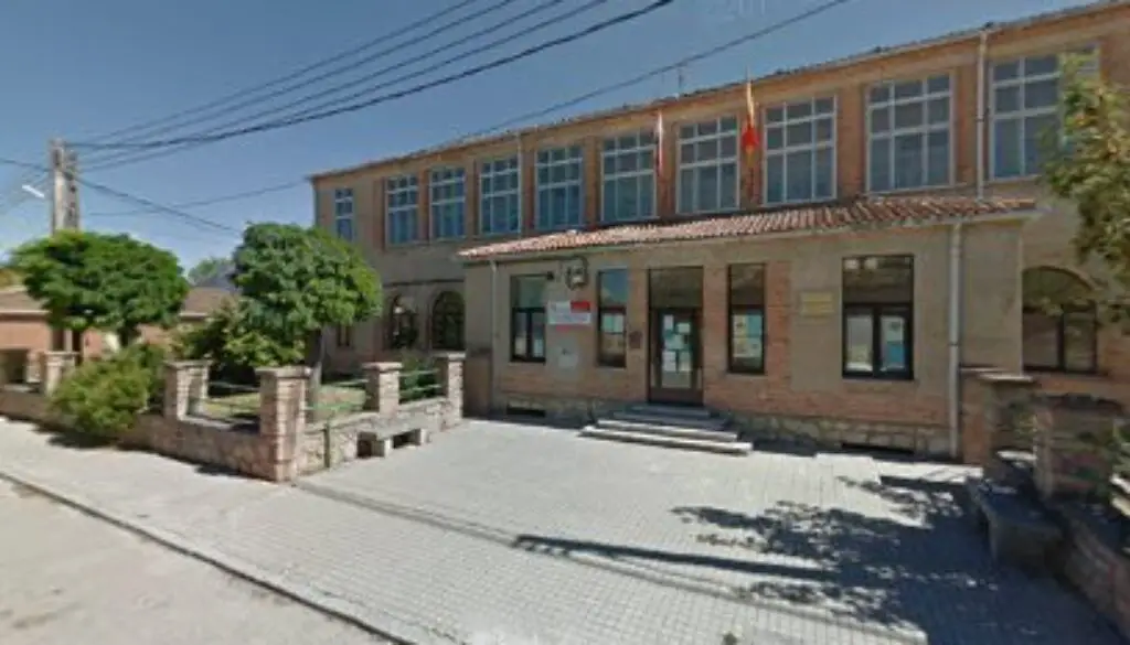 Imagen-del-centro-formativo-CRA-Entre-dos-Rios-en-Fuenterrebollo-Segovia