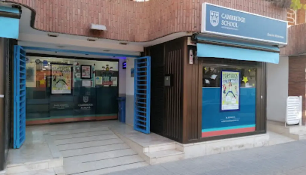 Imagen-del-centro-formativo-Cambridge-School-Mollet-en-Mollet-del-valles-Barcelona