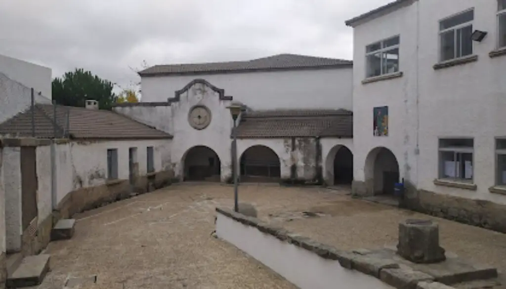Imagen-del-centro-formativo-Centro-Publico-de-Educacion-de-Personas-Adultas-El-Espinar-en-Estacion-de-el-espinar-Segovia
