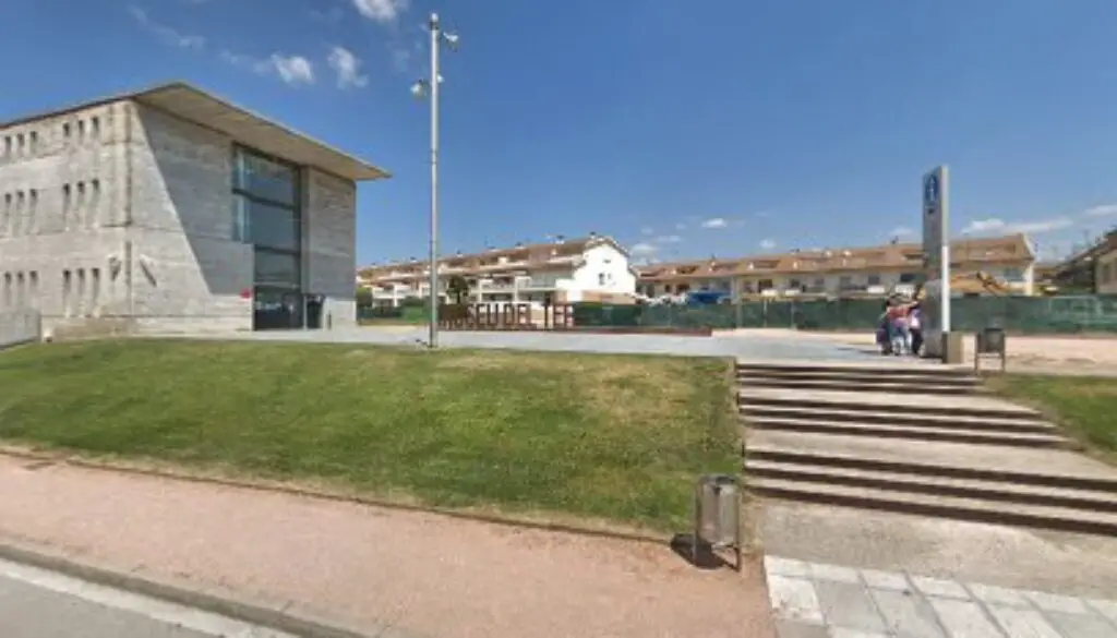 Imagen-del-centro-formativo-Centro-de-Estudios-de-los-Rios-Mediterraneos-en-Manlleu-Barcelona