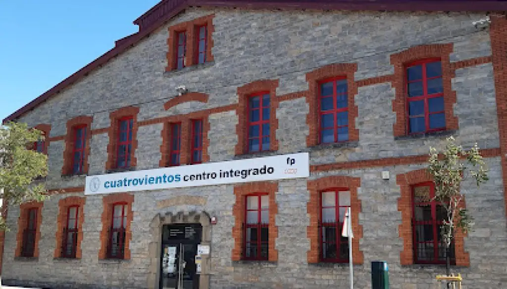Imagen-del-centro-formativo-Cuatrovientos-Centro-Integrado-en-Pamplonairuna-Navarra