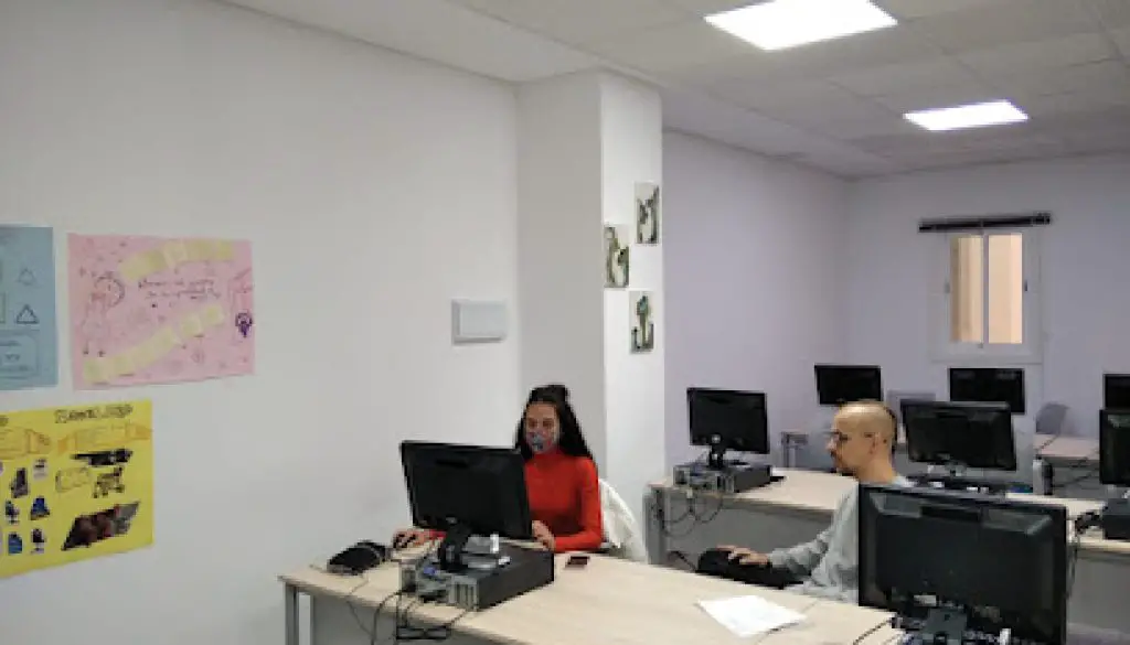 Imagen-del-centro-formativo-English-Connection-Rivas-Vaciamadrid-en-La-partija-santa-monica-Madrid