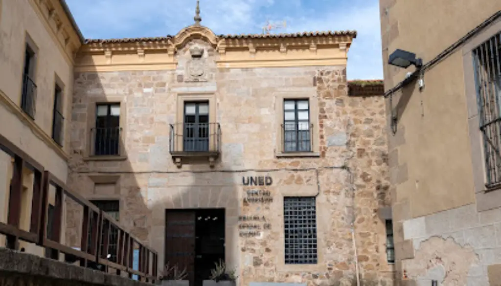 Imagen-del-centro-formativo-Escuela-Oficial-de-Idiomas-de-Plasencia-en-Plasencia-Caceres