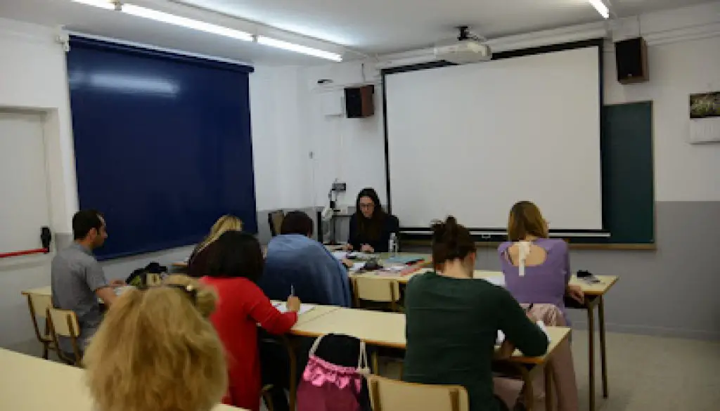 Imagen-del-centro-formativo-Escuela-de-Adultos-La-Pau-en-Barcelona-Barcelona