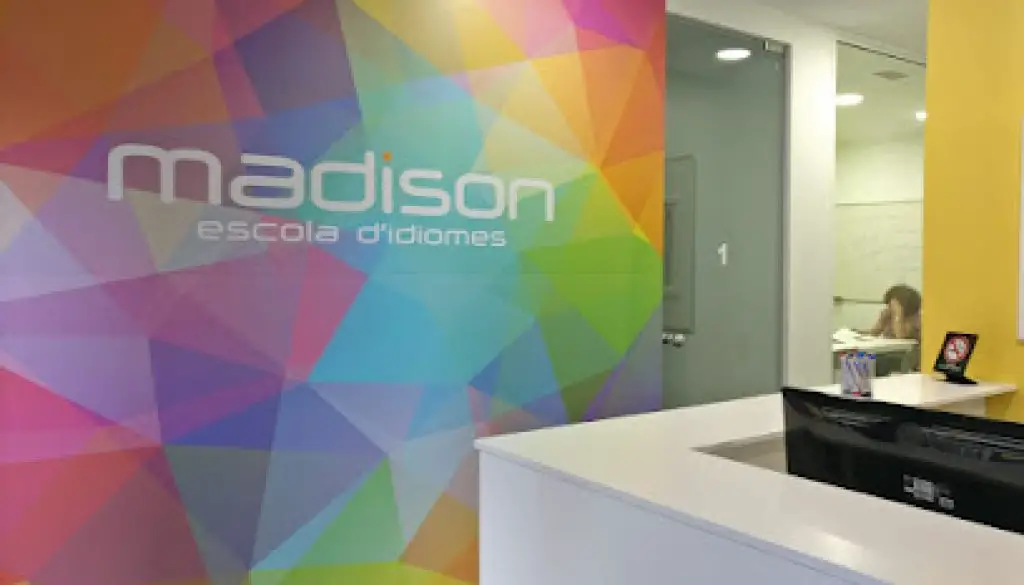 Imagen-del-centro-formativo-Escuela-de-Idiomas-Madison-en-Manresa-Barcelona