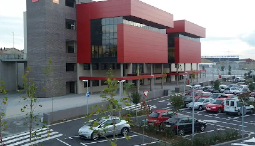 Imagen-del-centro-formativo-FLC-Fundacion-Laboral-de-la-Construccion-del-Principado-de-Asturias-en-Gijonxixon-Asturias