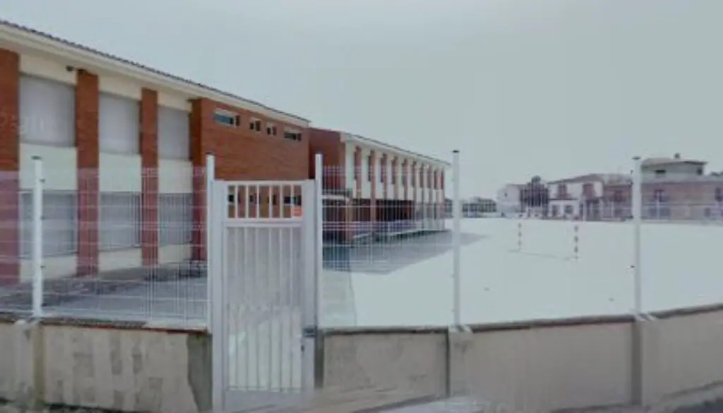 Imagen-del-centro-formativo-IES-SABINA-ALBAR-en-Bujaraloz-Zaragoza