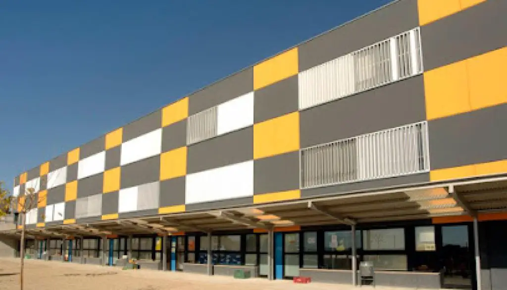 Imagen-del-centro-formativo-Institut-Escola-Piera-Les-Flandes-en-Piera-Barcelona