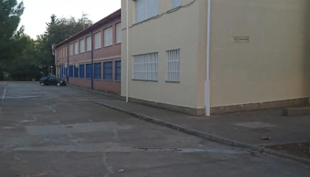 Imagen-del-centro-formativo-Instituto-de-Educacion-Secundaria-Cabanas-en-La-almunia-dona-godina-Zaragoza