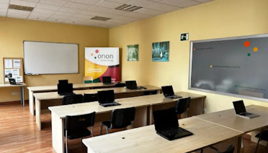 Imagen-del-centro-formativo-Orion-E-learning-en-Granada-Granada