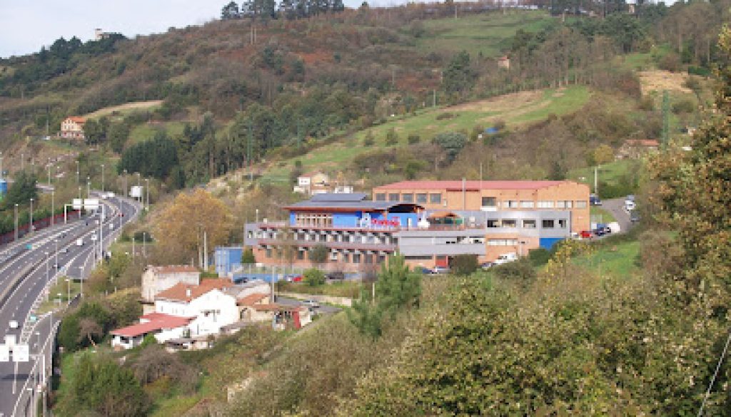 Imagen-del-centro-formativo-Otxarkoaga-Prestakuntza-zentroa-Diego-Berguices-Eraikina-en-Bilbao-Vizcaya