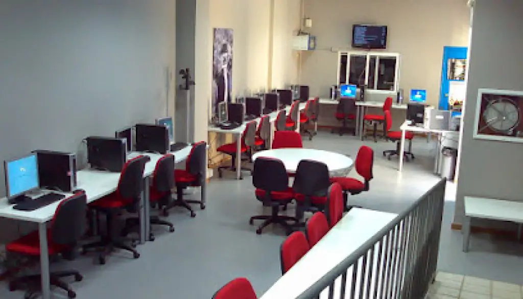 Imagen-del-centro-formativo-Punto-Vuela-Sanlucar-la-Mayor-en-Sanlucar-la-mayor-Sevilla