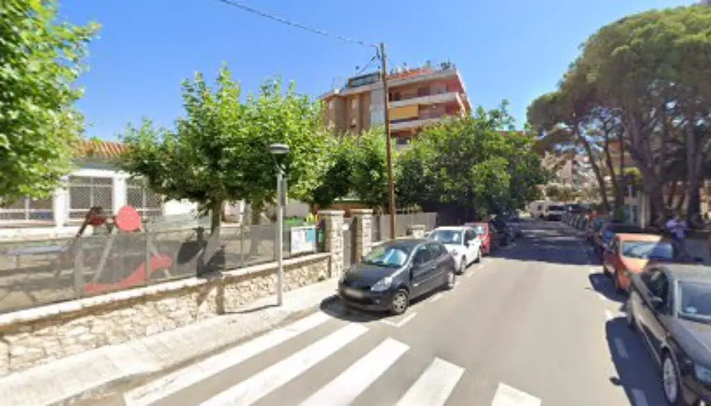 Imagen-del-centro-formativo-SIS-Salou-en-Salou-Tarragona