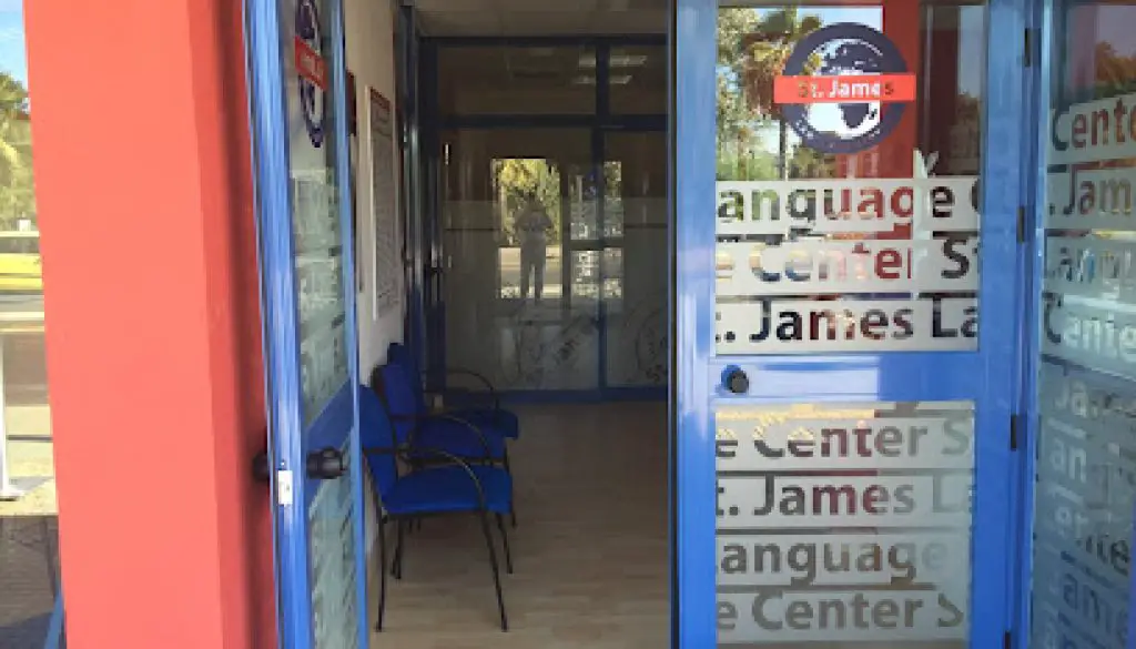 Imagen-del-centro-formativo-St-James-Language-Center-San-Juan-en-San-juan-de-aznalfarache-Sevilla