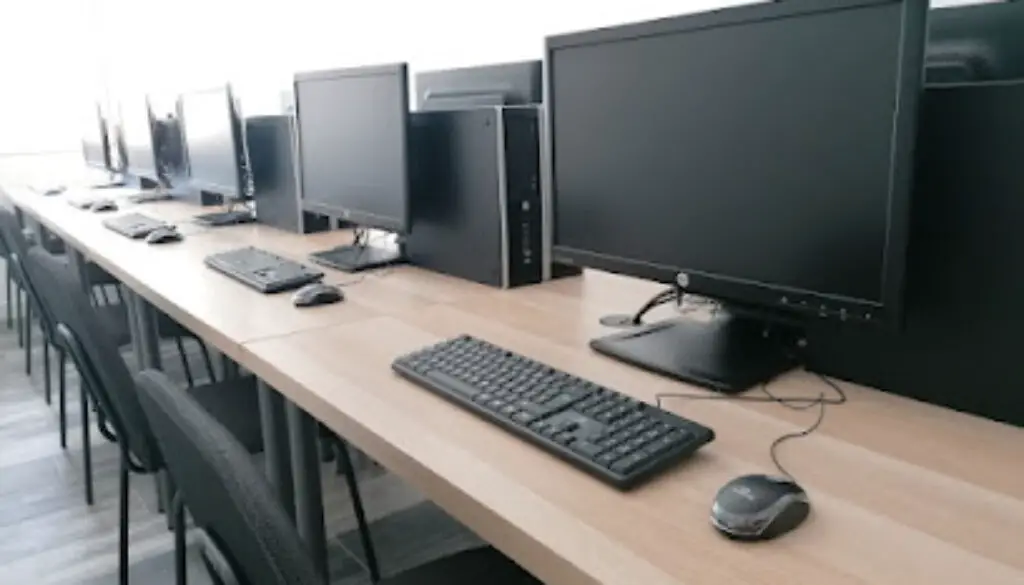 Imagen-del-centro-formativo-profeDigital-en-San-vicente-del-raspeigs-Alicante